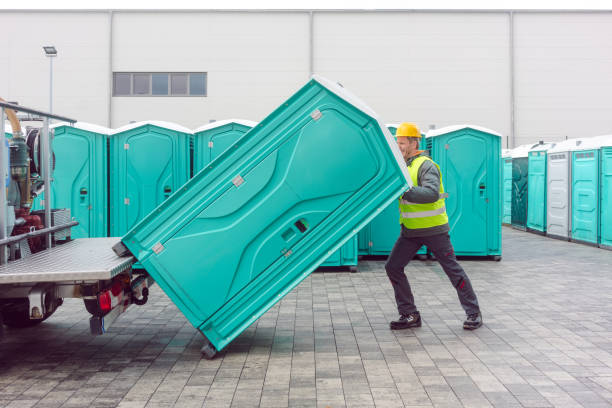 Portable Toilet Options We Offer in Country Clu, FL